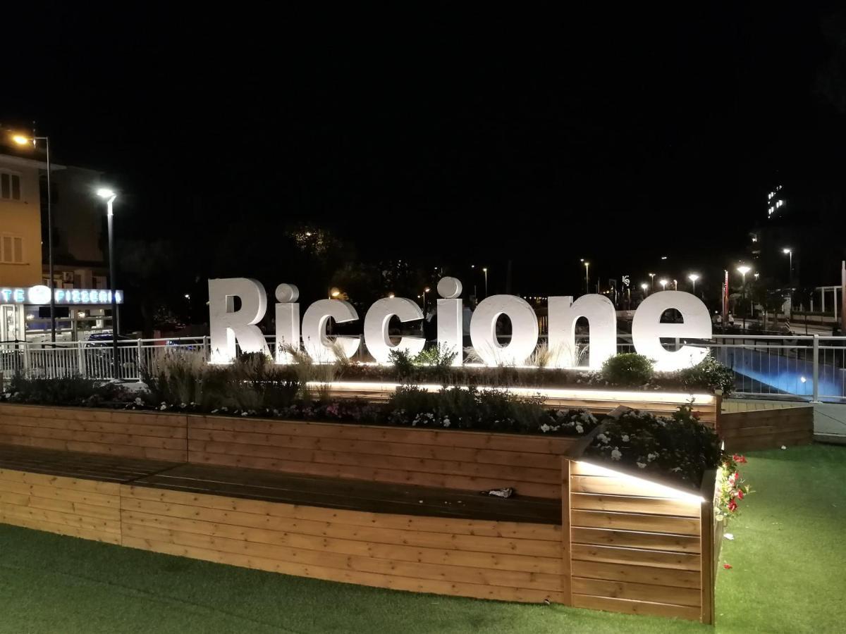Hotel Diplomatic Riccione Exterior foto