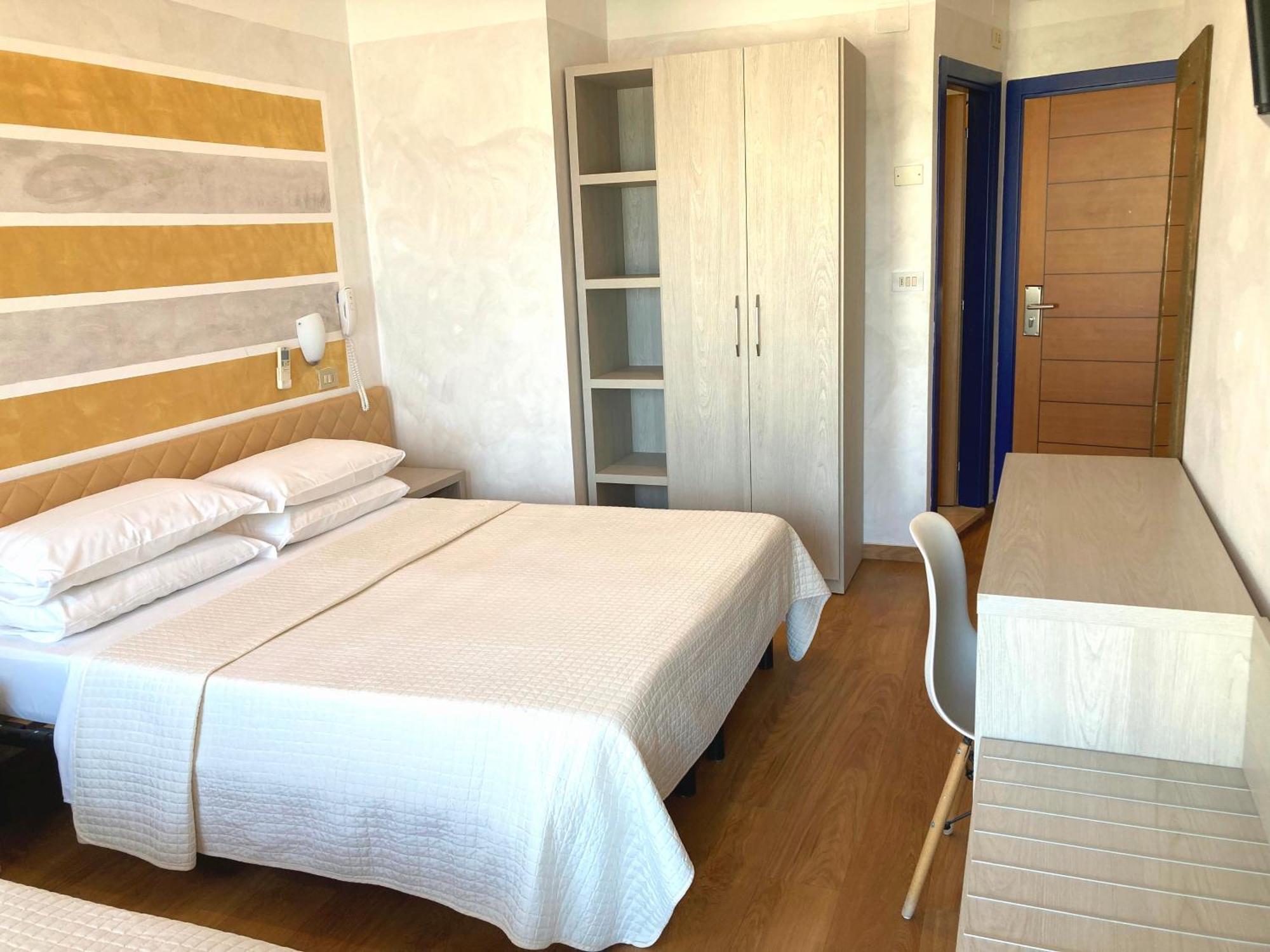 Hotel Diplomatic Riccione Exterior foto
