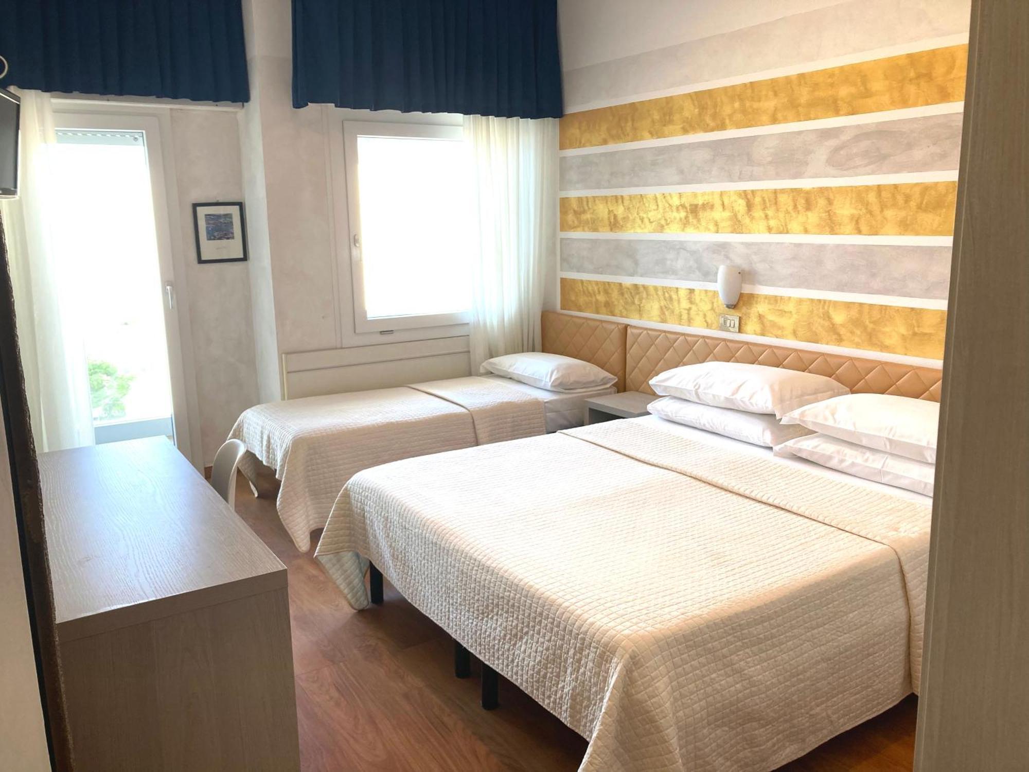 Hotel Diplomatic Riccione Habitación foto